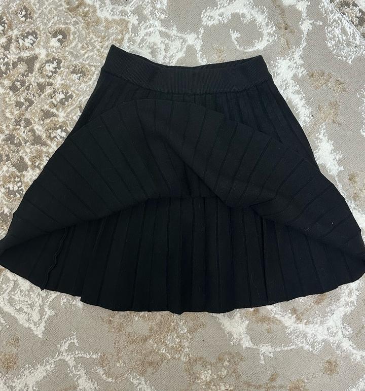 Черная мини юбка солнце