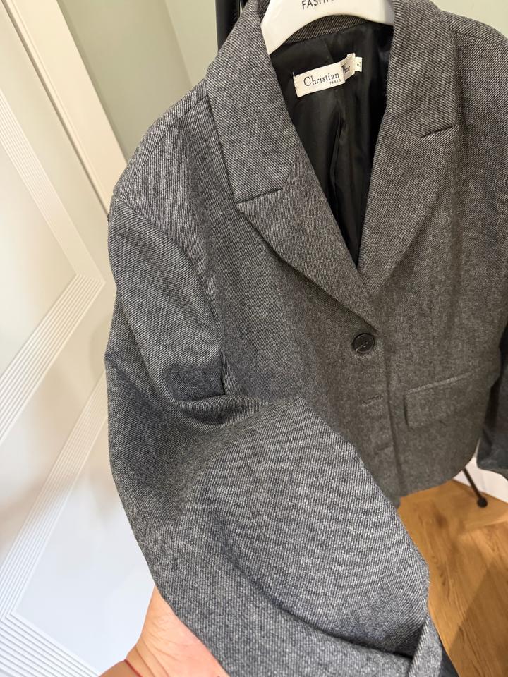 Пиджак серый