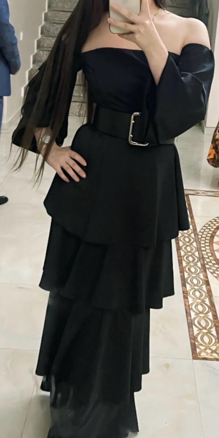 элегантное черное ярусное платье