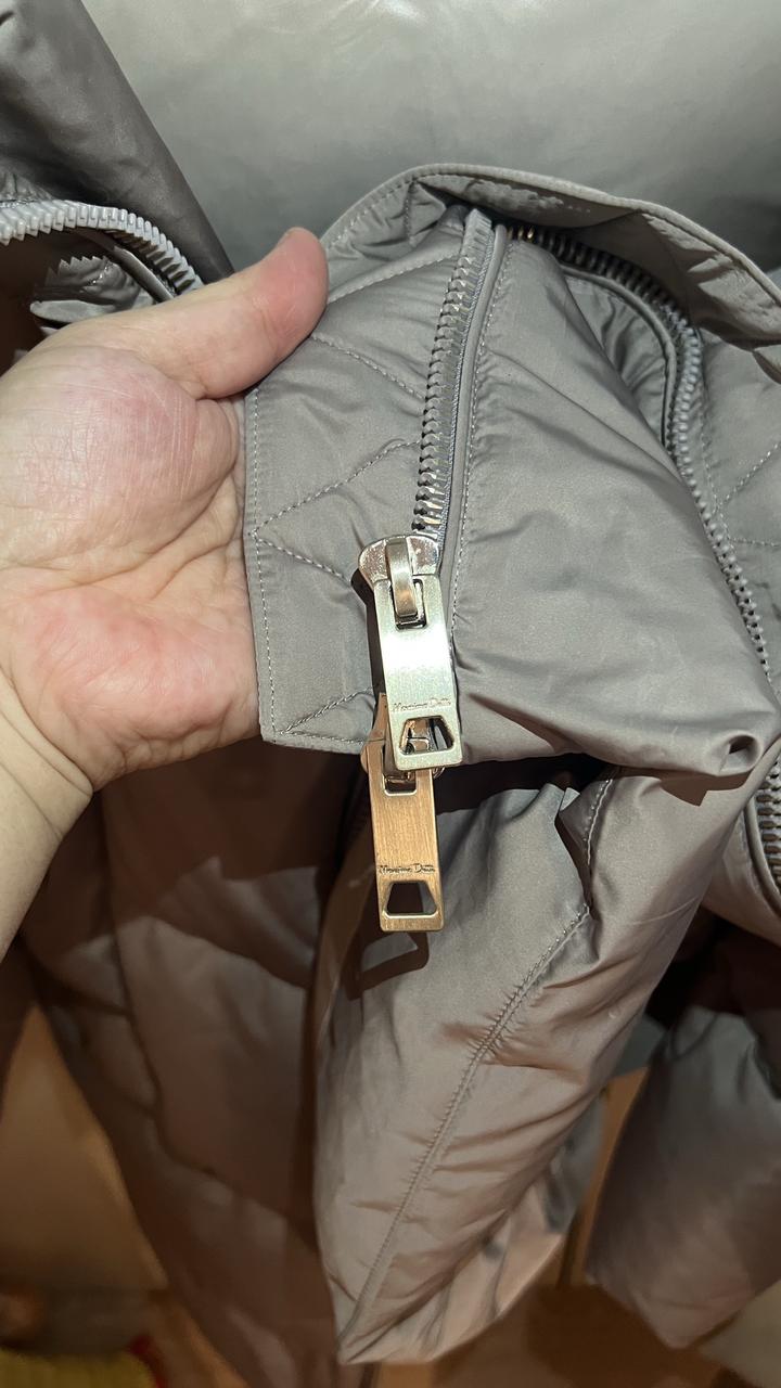 Пуховик Massimo Dutti.