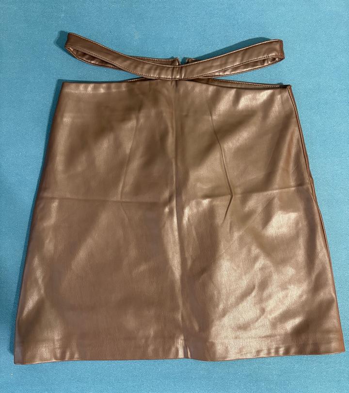 Юбка эко кожа+ подарок черная юбка