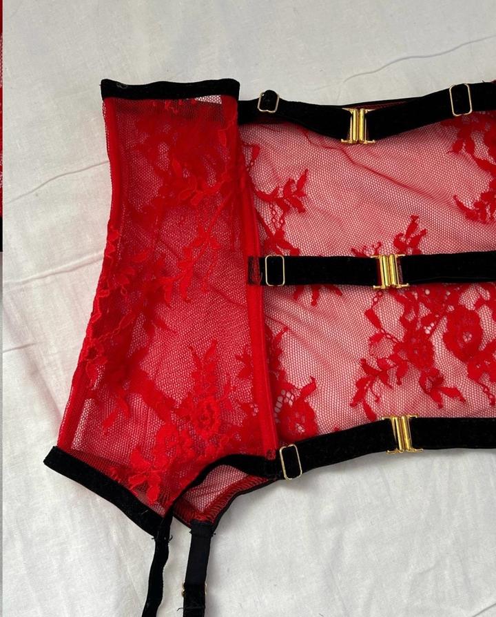 Пояс + Чулки VIPA