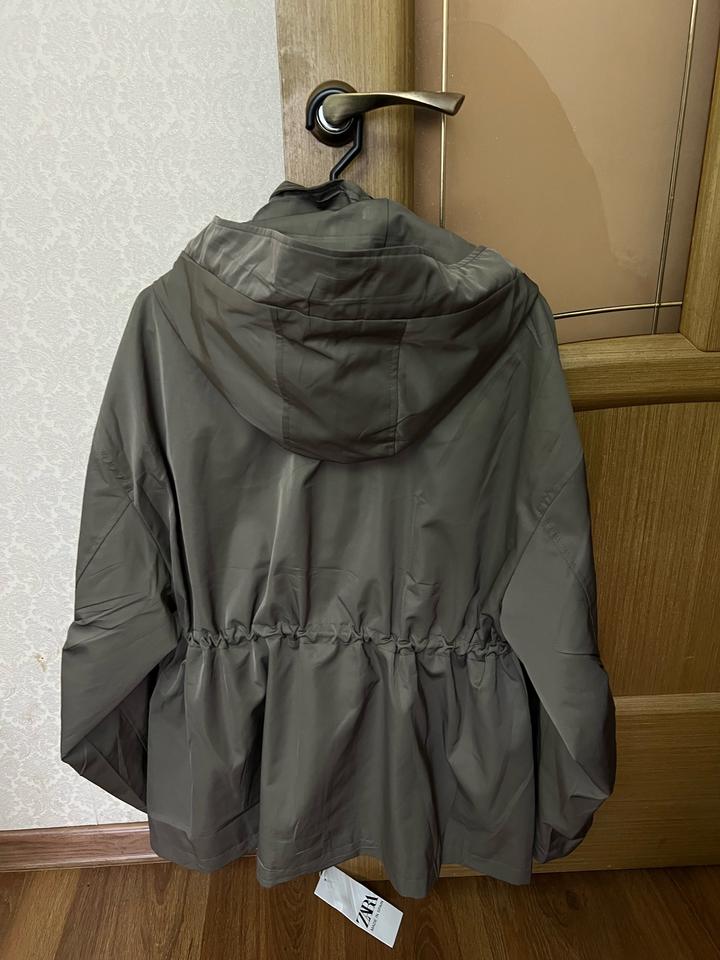 Ветровка женская