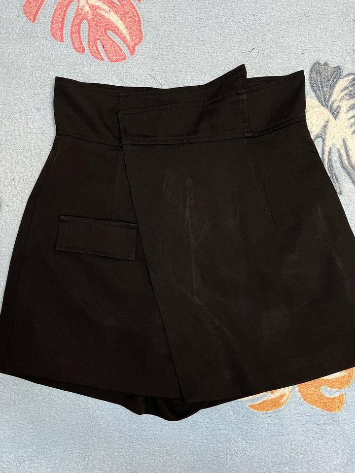 Короткая юбка-шорты