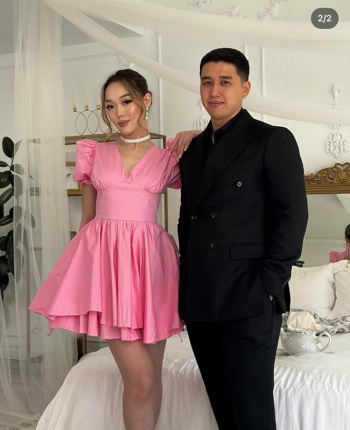 Розовое мини платье