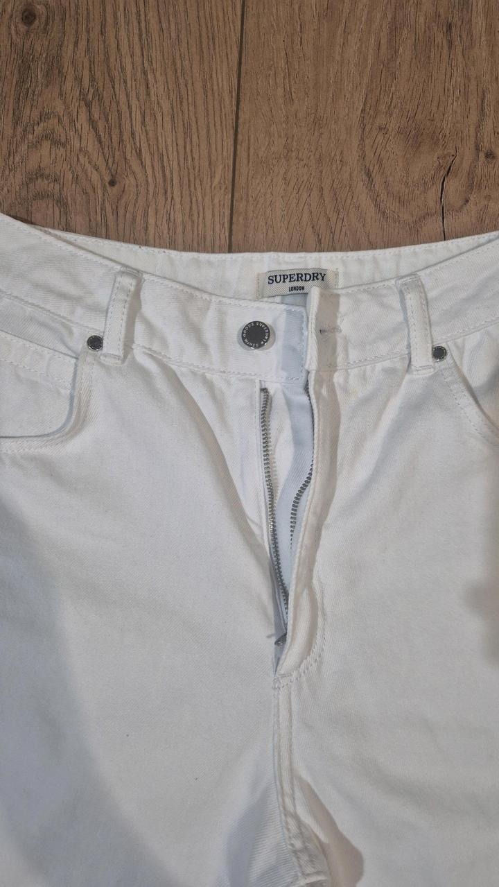 Джинсы Superdry