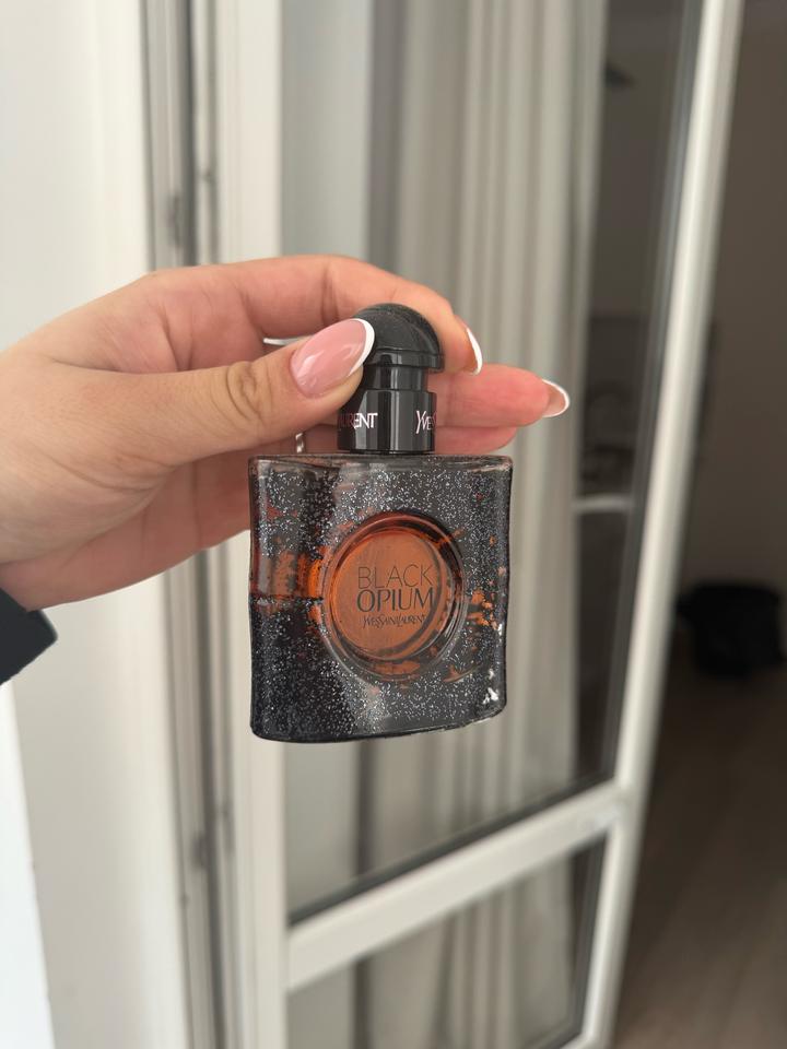 YVES SAINT LAURENT black opium