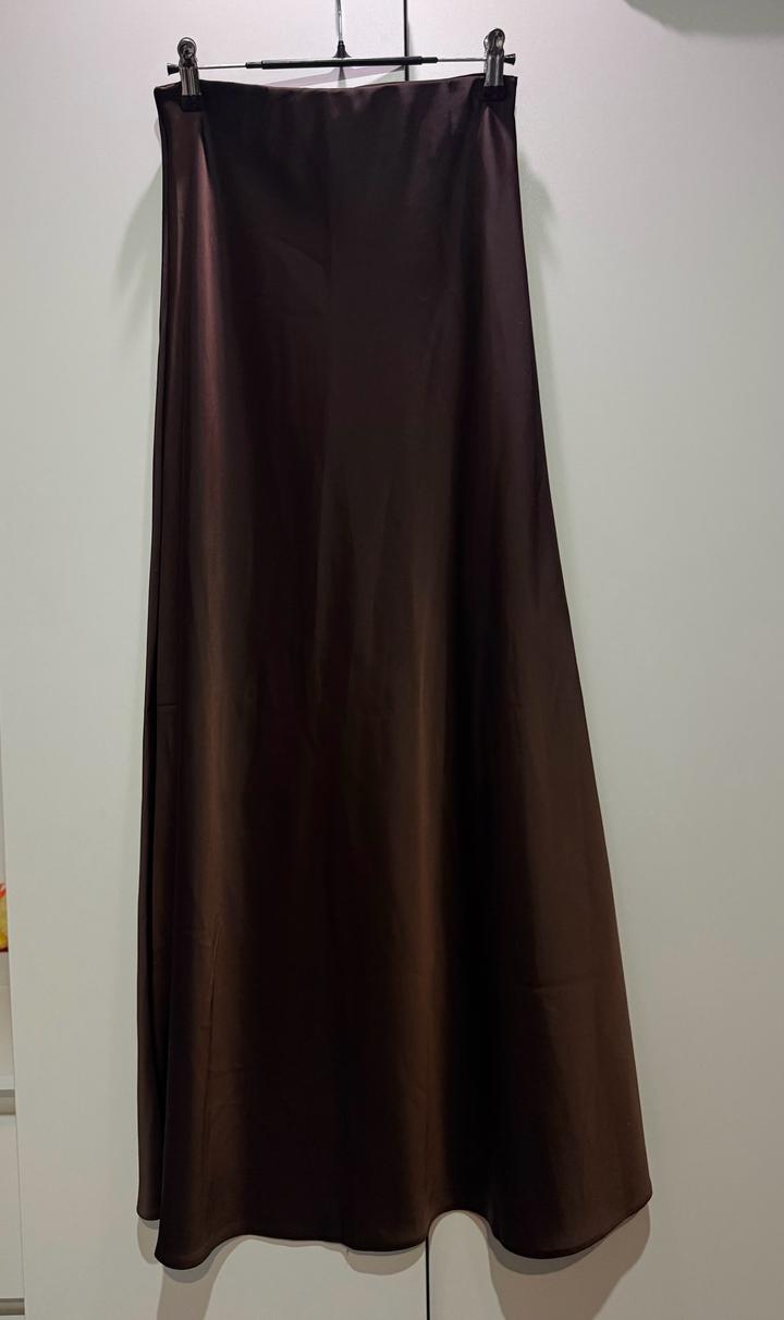 Атласная юбка коричневая