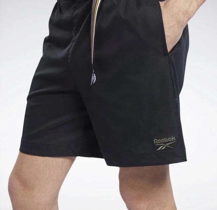 Reebok шорты оригинал S 44-46