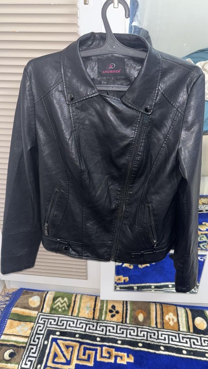 Кожаная куртка женская