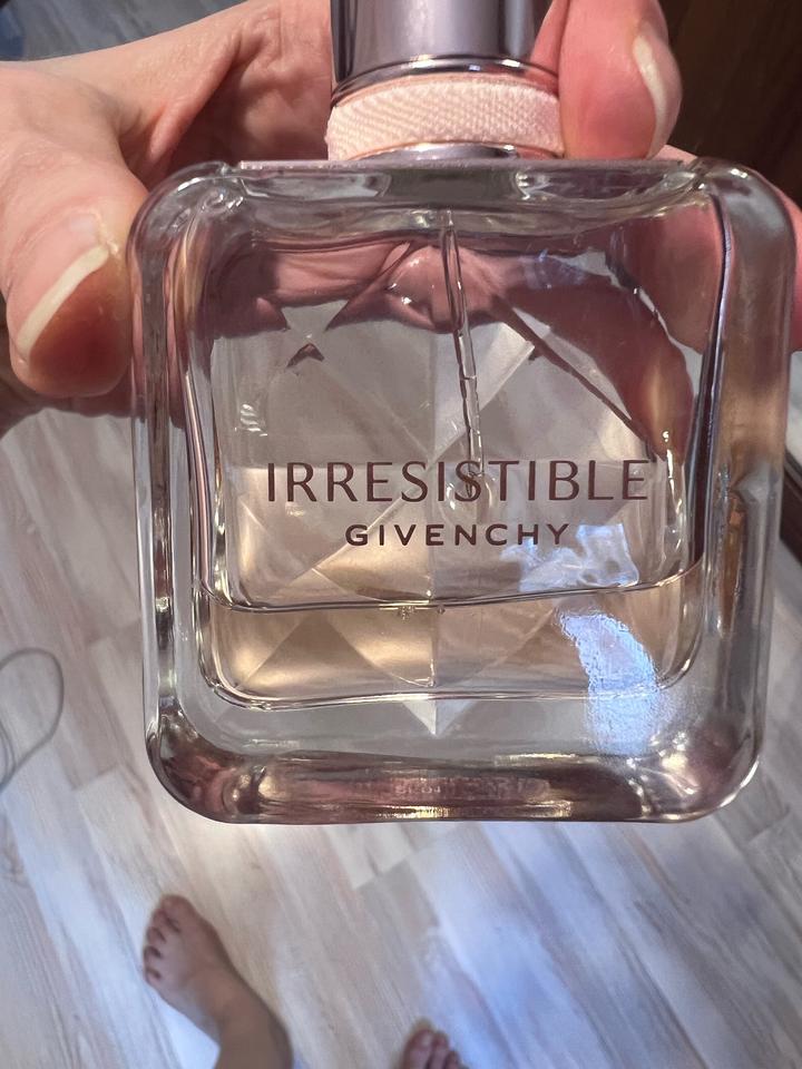 Парфюмерная вода Irresistible GIVECHY