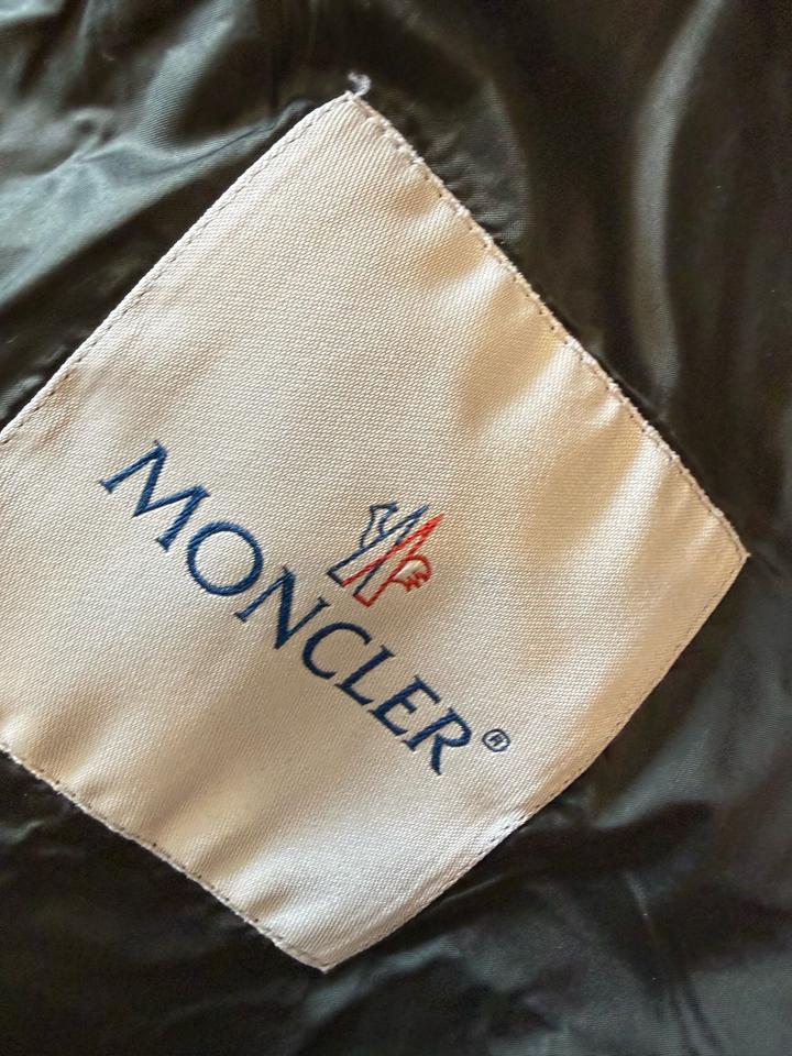 Плащ Moncler
