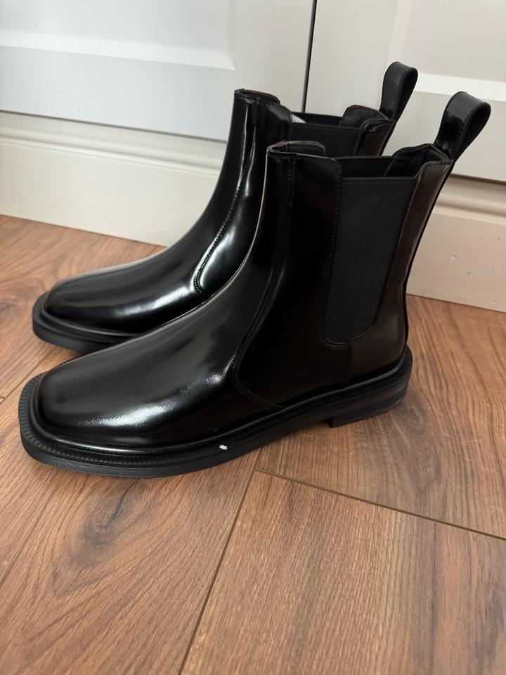 Новые весенние челси The Row