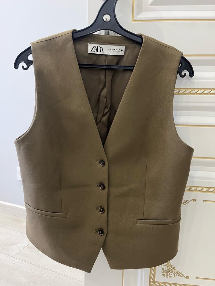 Жилет Zara