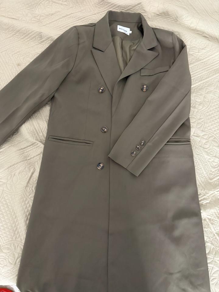 Удлиненный пиджак до 46 размера