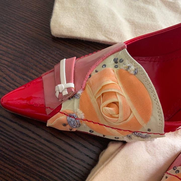 Красные лаковые туфли Louis Vuitton