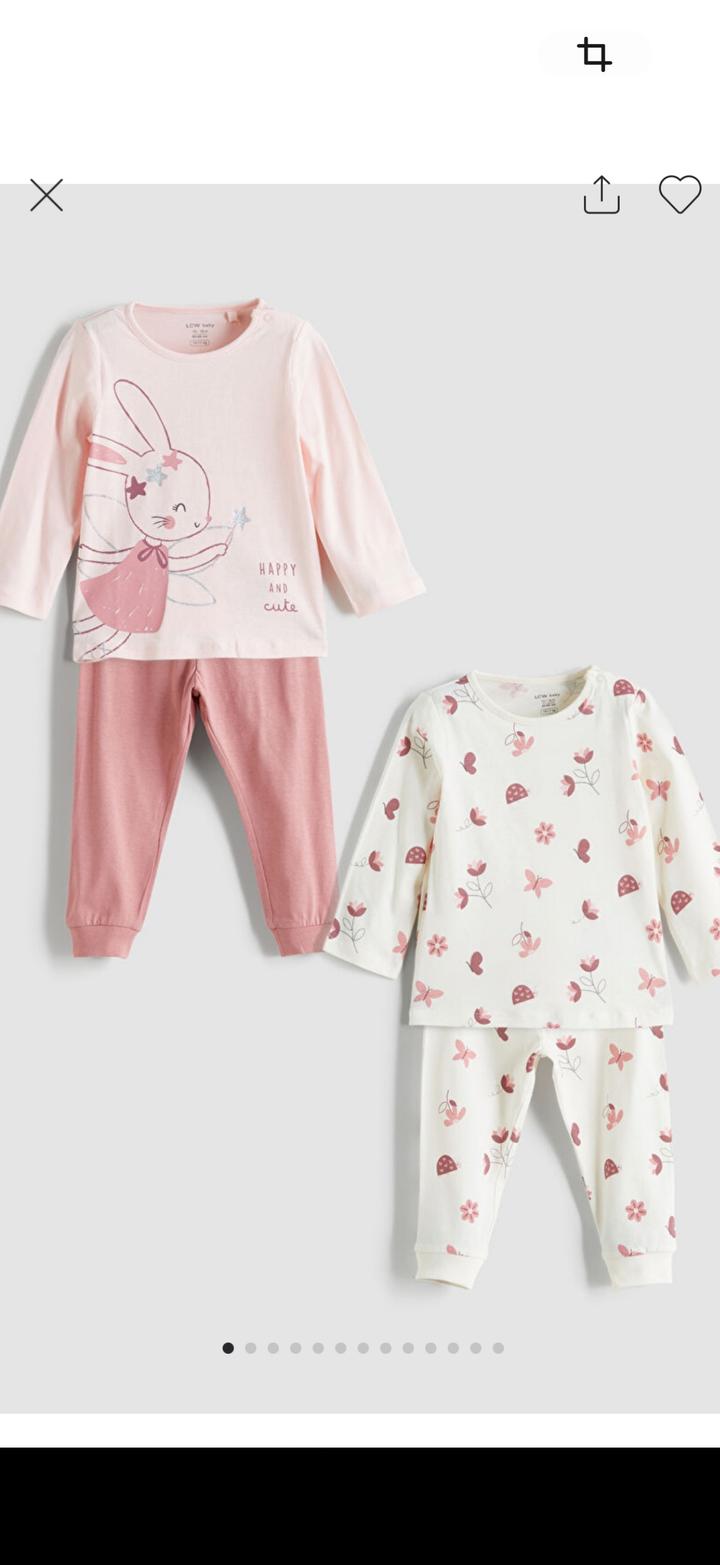 Пижамы 2 шт на 3-4 года .