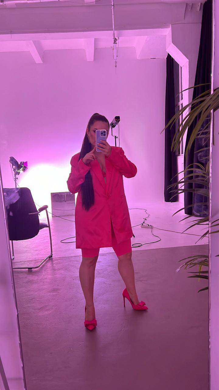 Платье-пиджак+туфли.