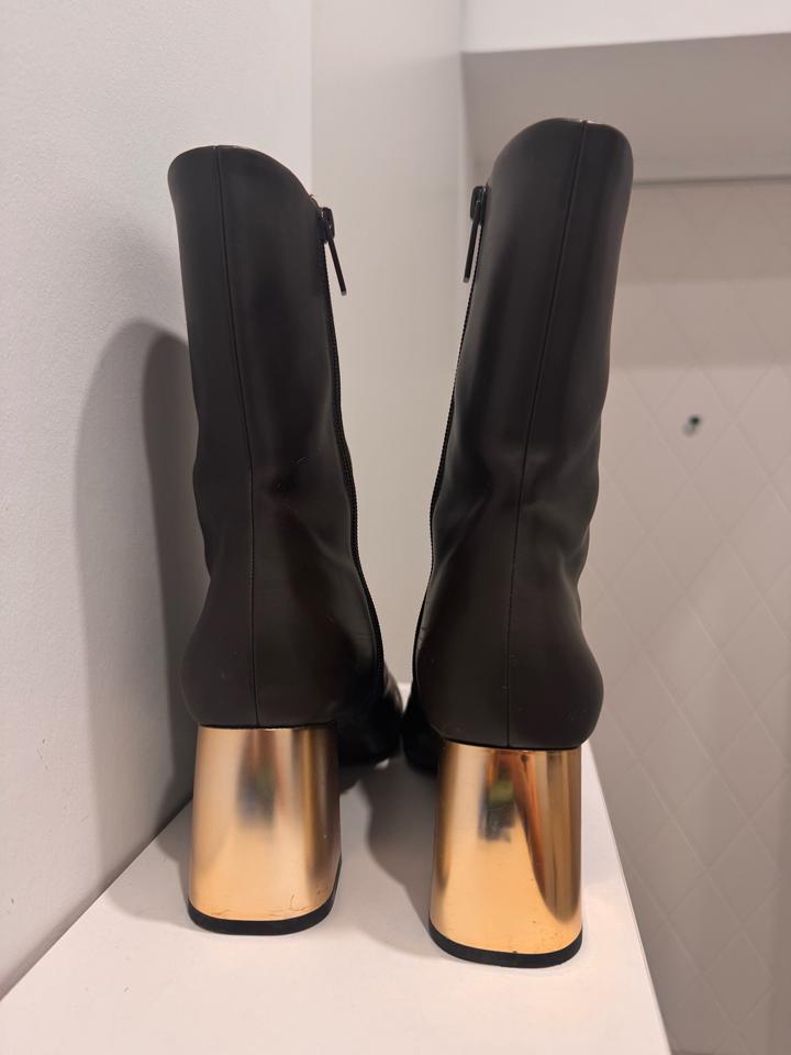 Ботильоны Charles & Keith