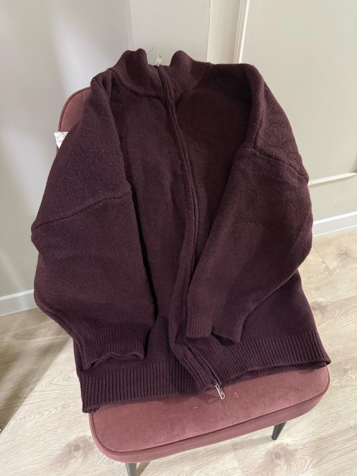 Кофта на замке