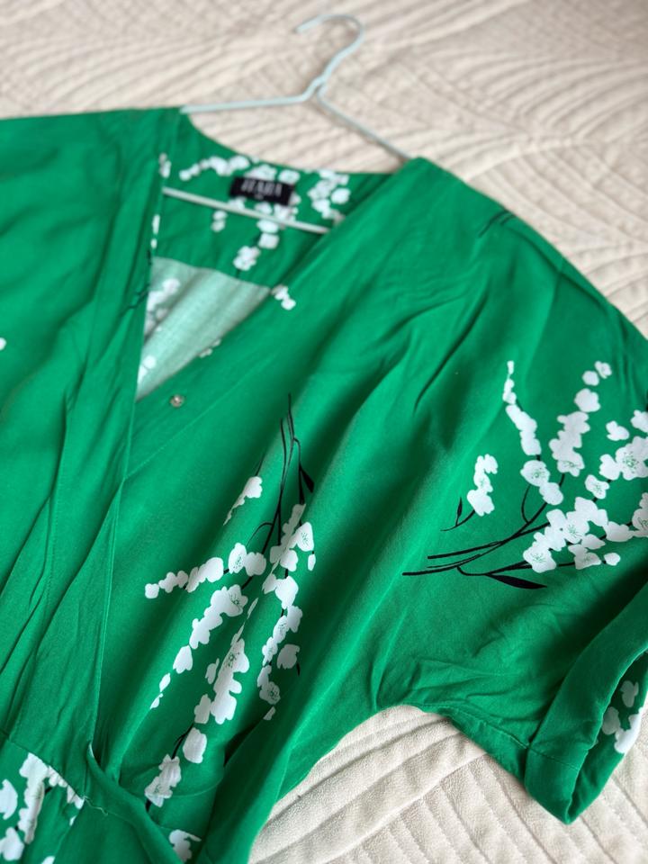 Зеленое платье Itara