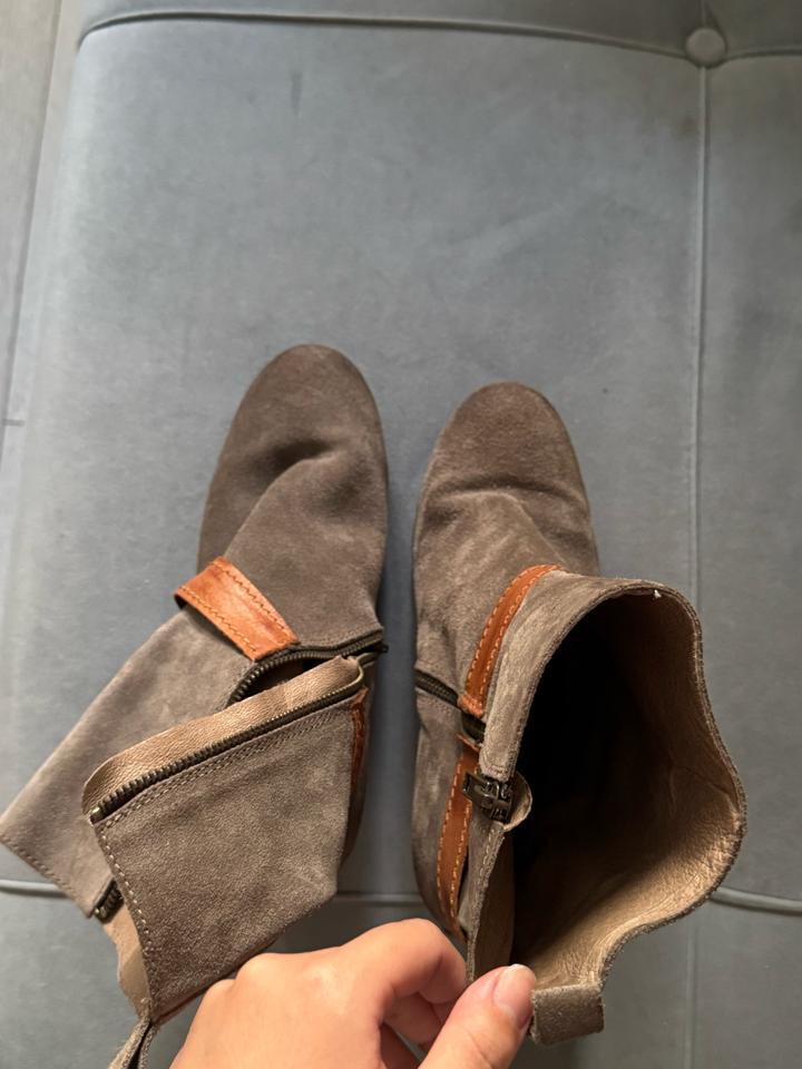 Полусапоги из натуральной замши