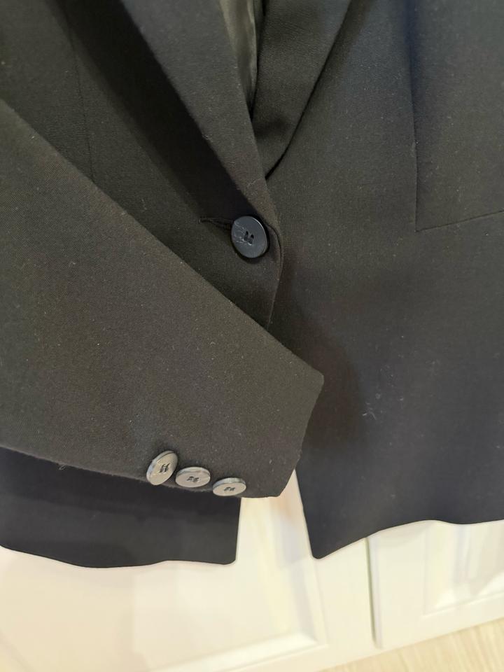 Черный пиджак H&M