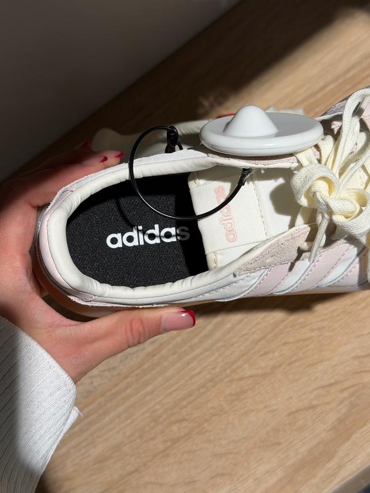 Кроссовки adidas