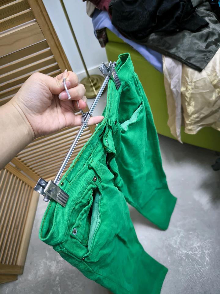 Ярко зеленые джинсы Levi's