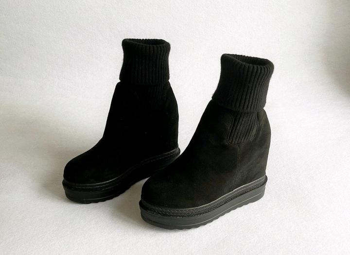 Ботинки на скрытой платформе 38 размер из искусственной замши с отворотом манжет