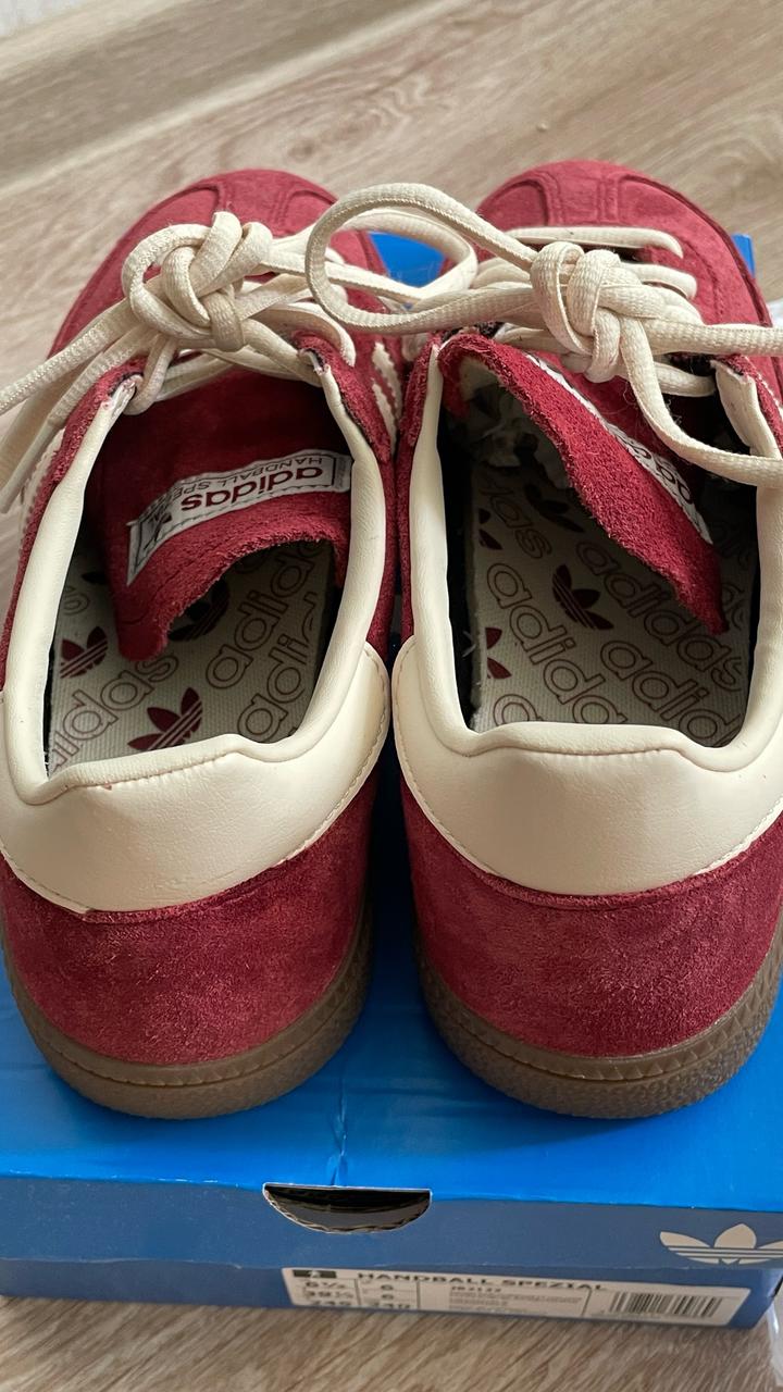 Кроссовки adidas spezial