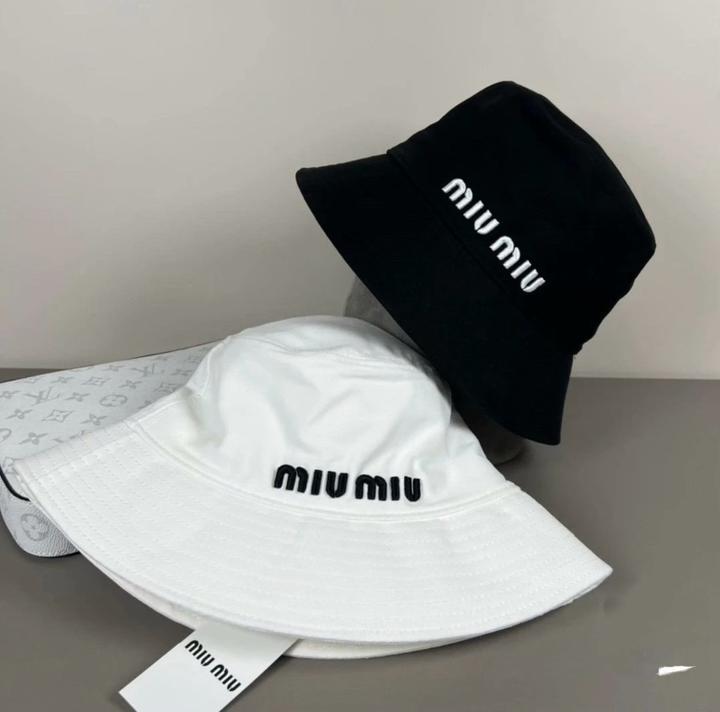 Новая панама miu miu белый