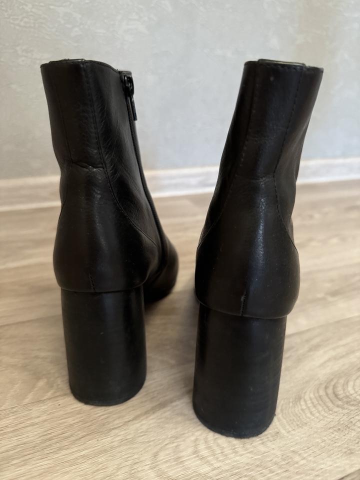 кожаные ботильоны от Unisa