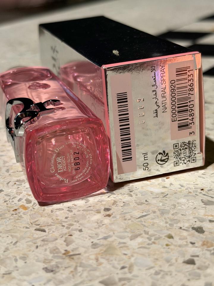 💗 Dior Addict Rosy Glow Eau de Parfum 💗новые , батч код имеется на фото