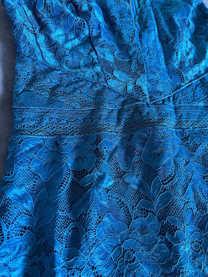 Платье от Guess