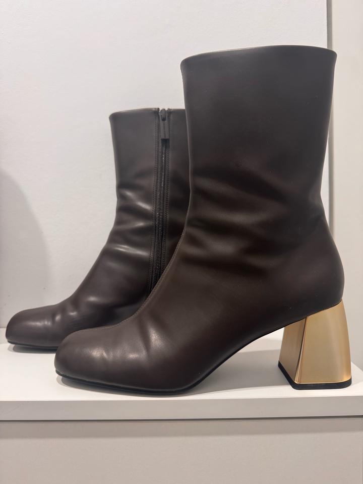 Ботильоны Charles & Keith