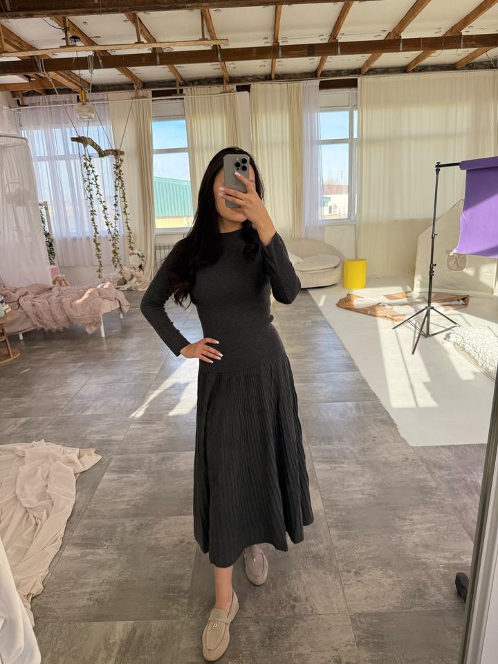 Двойка серая