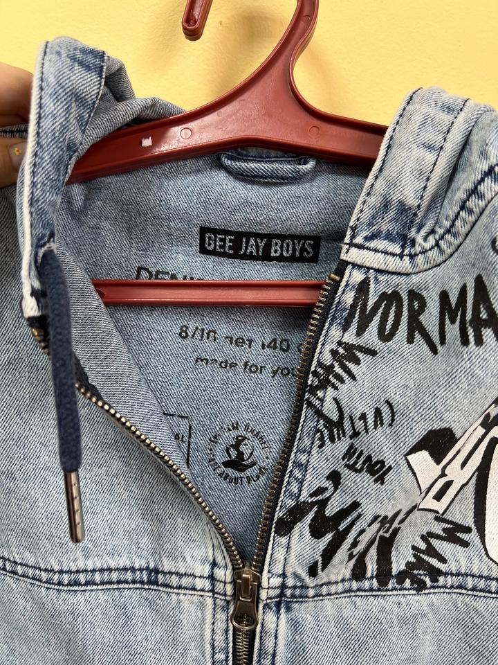 Джинсовая куртка на мальчика