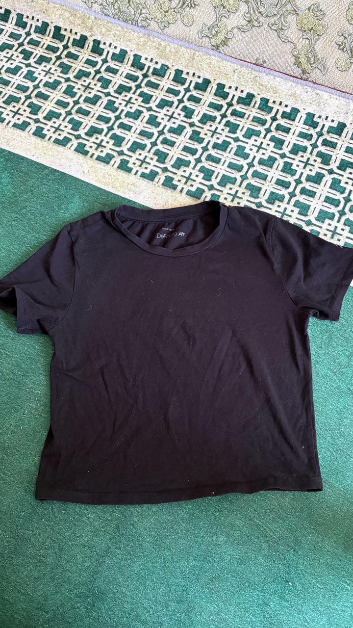 Черная футболка Defacto