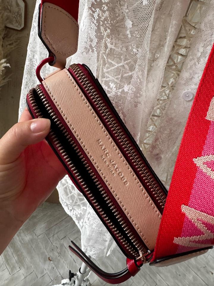 Сумка Marc Jacobs Snapshot — statement в красном