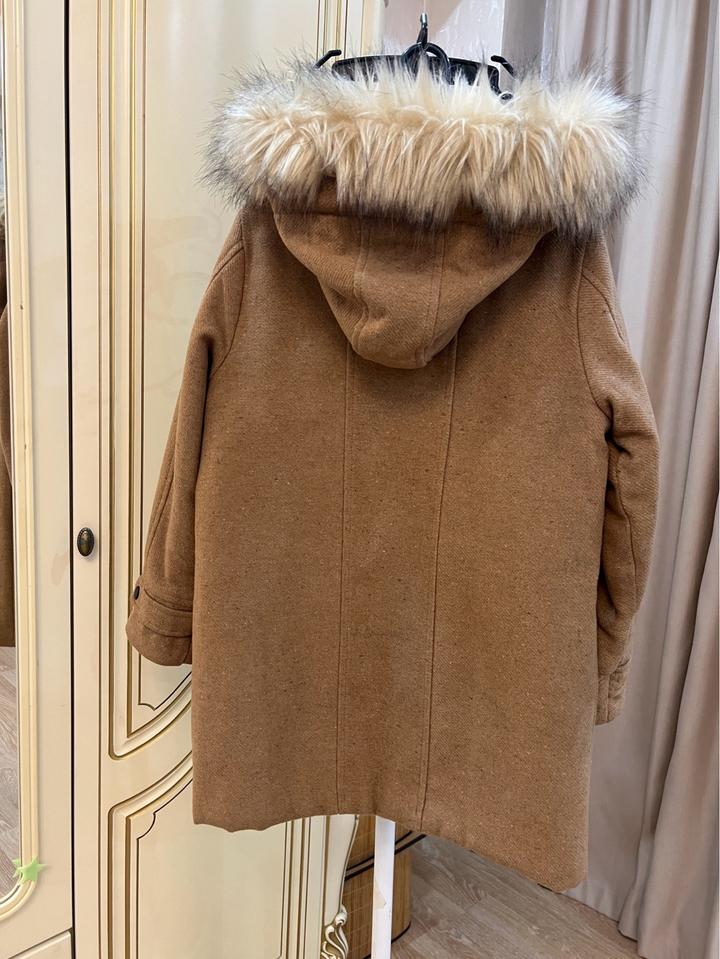 Очень красивое пальто демисезон , весна- осень