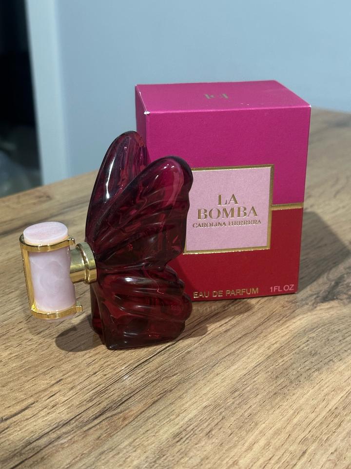 Парфюм Carolina herrera bomba