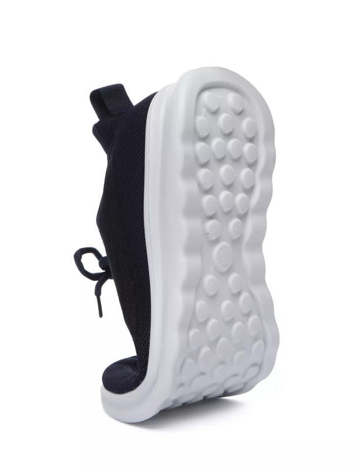 Темно синие кроссовки