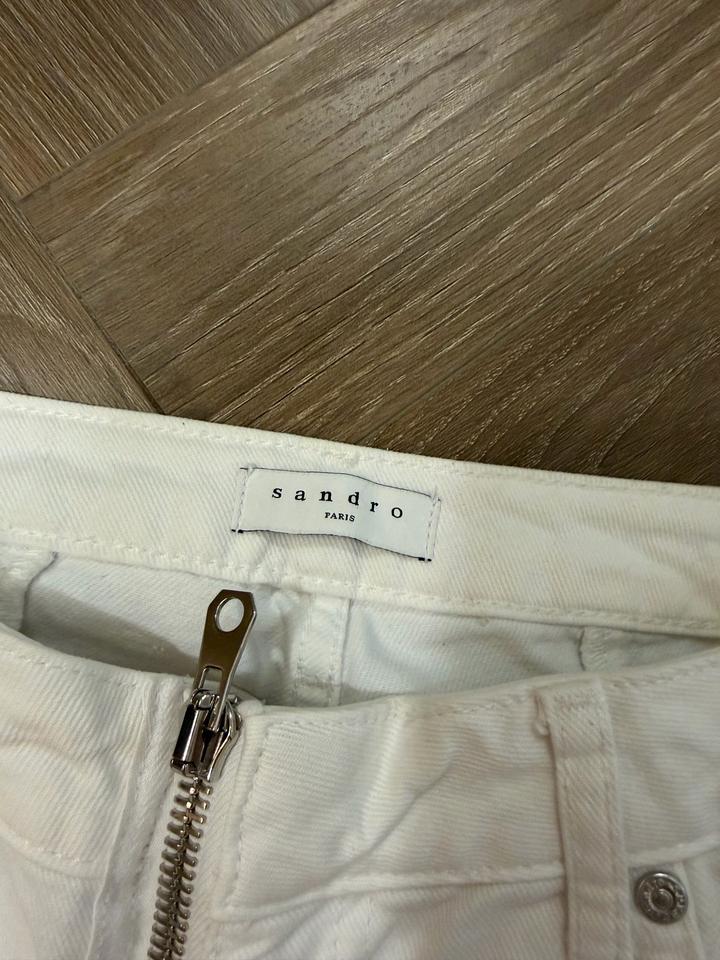 Белые джинсы Sandro