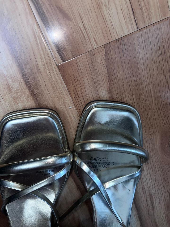 МЕТАЛЛИЗИРОВАННЫЕ БОСОНОЖКИ