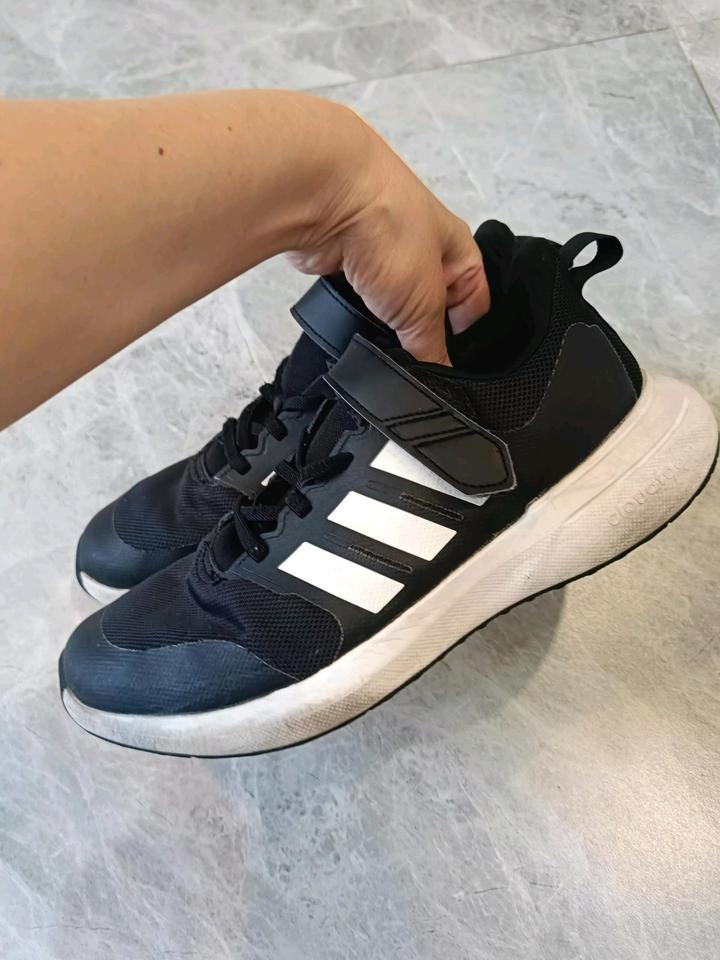 Кроссовки Adidas оригинал 38 р