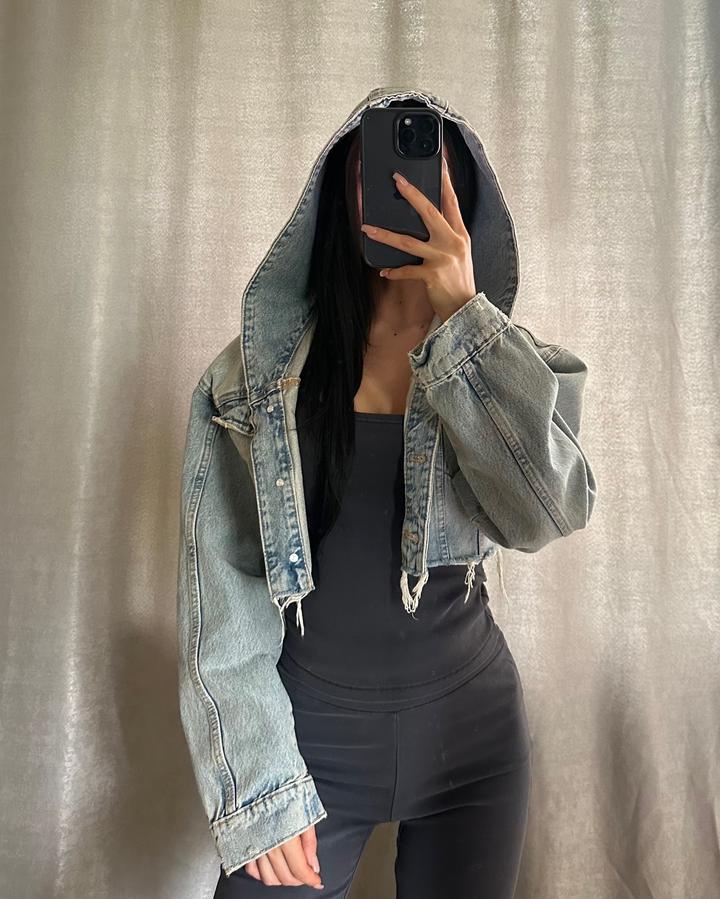 Продам джинсовую куртку Zara