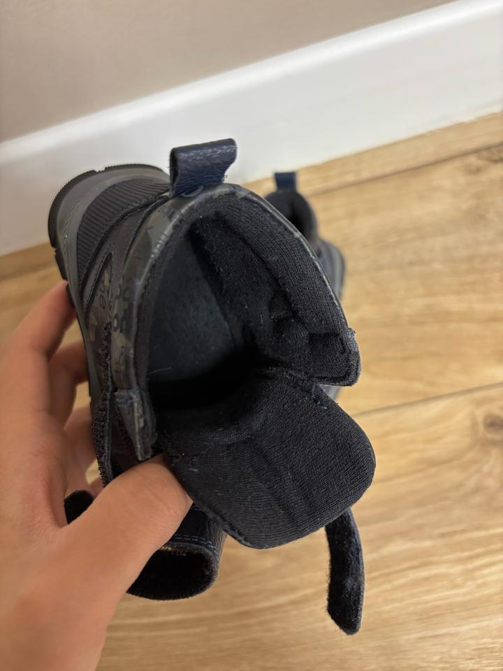 Продам детский обувь