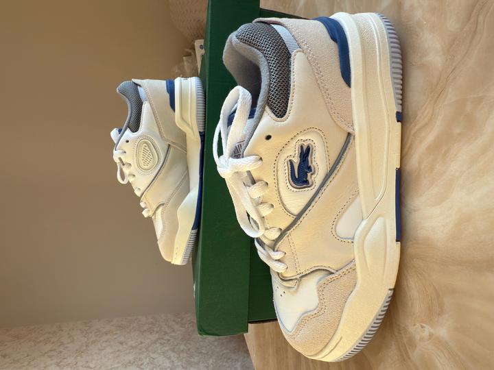 Новые кроссовки Лакост