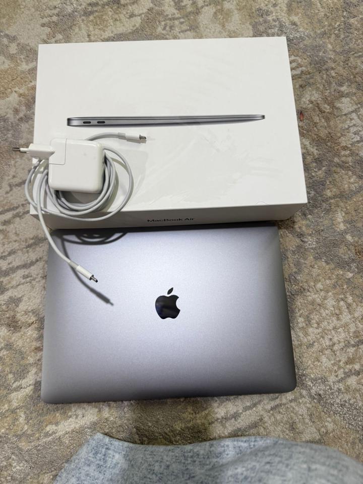 MacBook